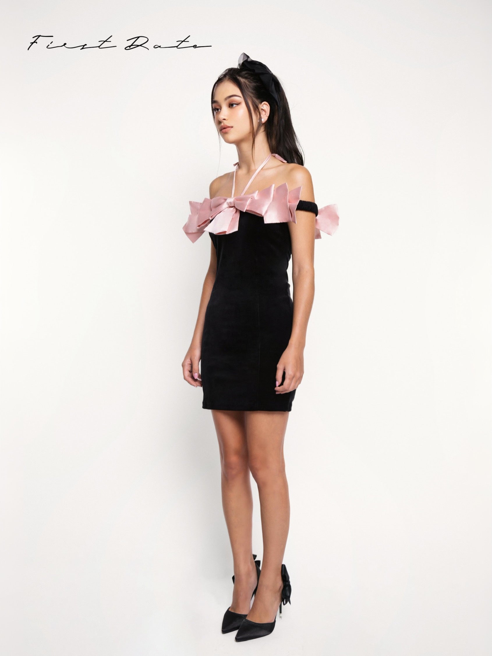 Evelyn Black-Pink Bow Bodycon Mini Dress First Date Evelyn Black-Pink Bow Bodycon Mini Dress First Date